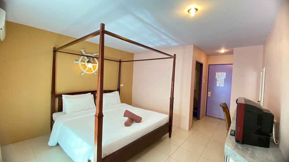 Phi Phi Donchukit Resort 12/40