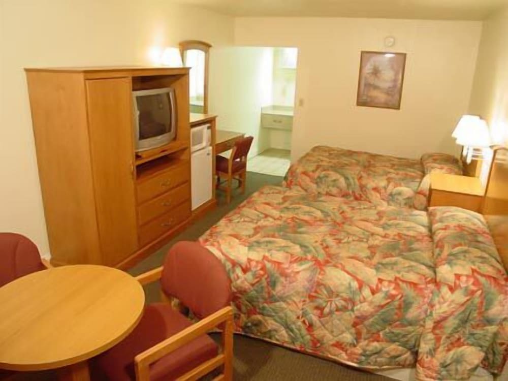 Wildwood Inn Tropical Dome & Theme Suites 50/74