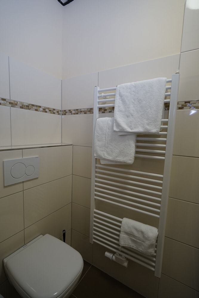 MD-RABE'S HOTEL KIEL 45/49
