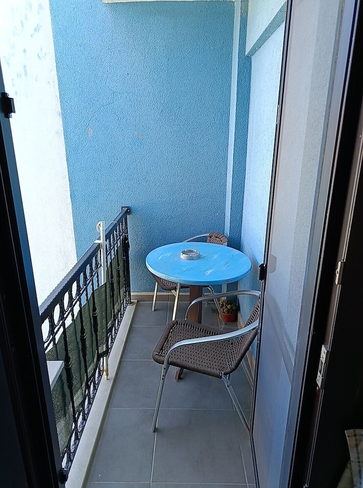 Mai Hotel 27/50