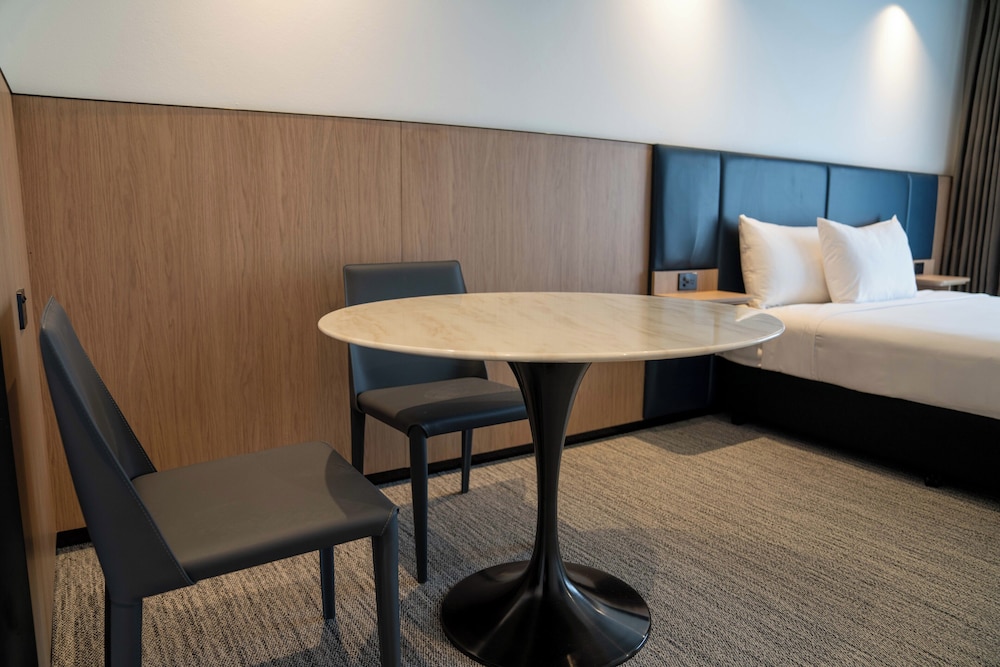 ValueSuites Penrith 33/60