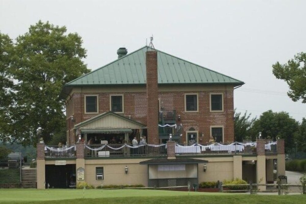 Guest Quarters at The Bridges Golf Club 6/58