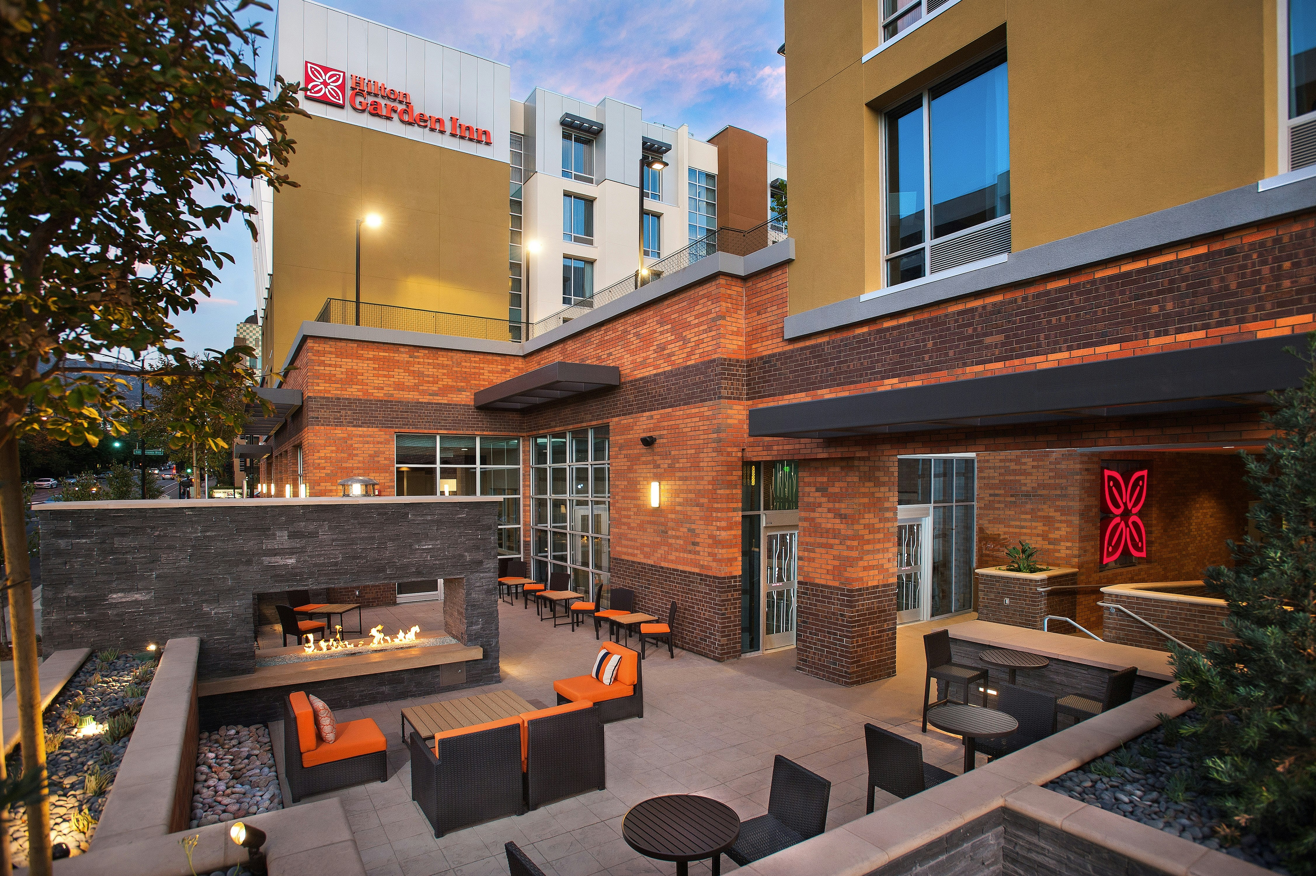 Hilton Garden Inn Burbank Downtown 17/17