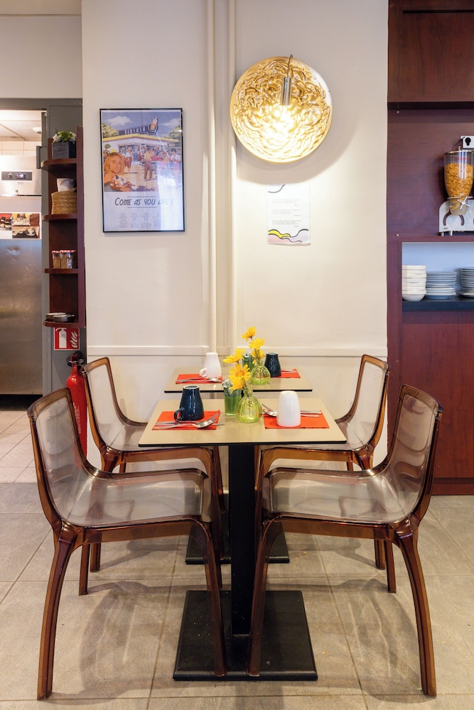 Accueil Hotel Paris Pigalle Montmartre 42/61