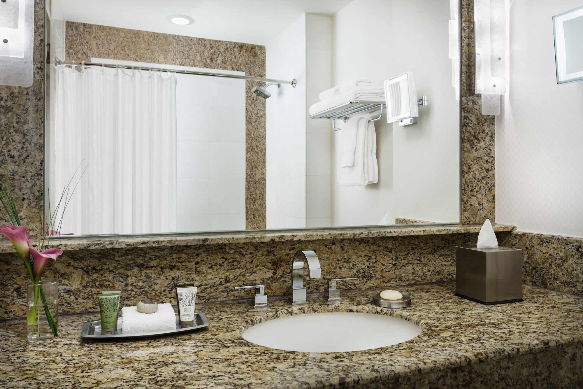 Premier, 2 Double Beds, Skyline View, Accessible