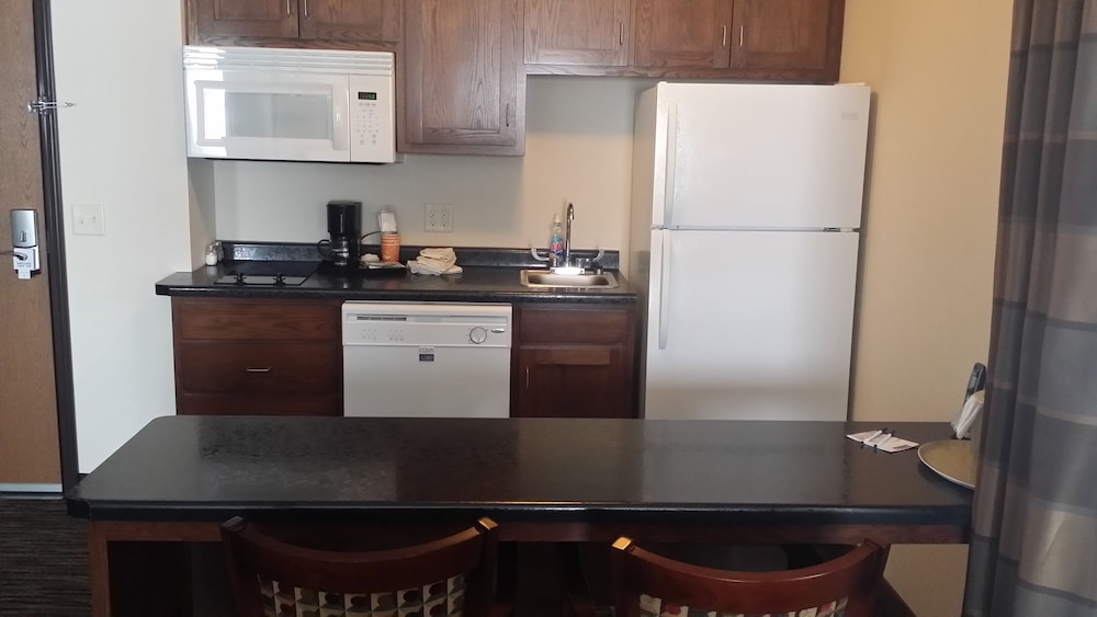 GrandStay Hotel & Suites Parkers Prairie 7/50