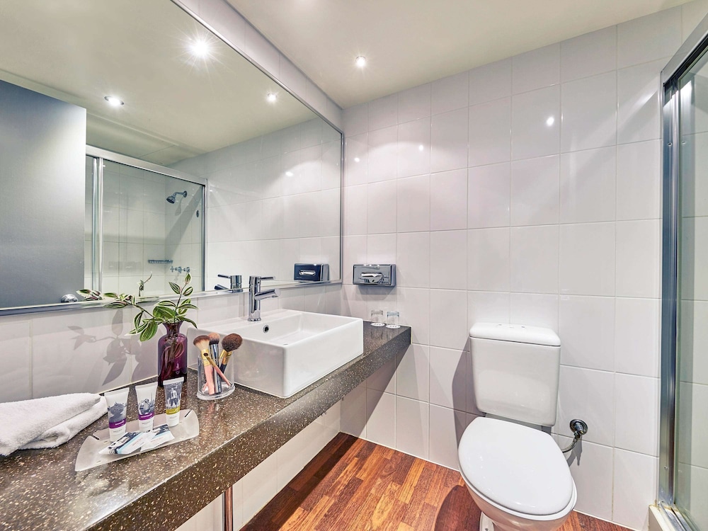 Mercure Perth 15/72