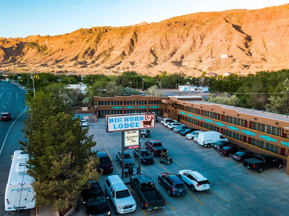 Big Horn Lodge 36/48