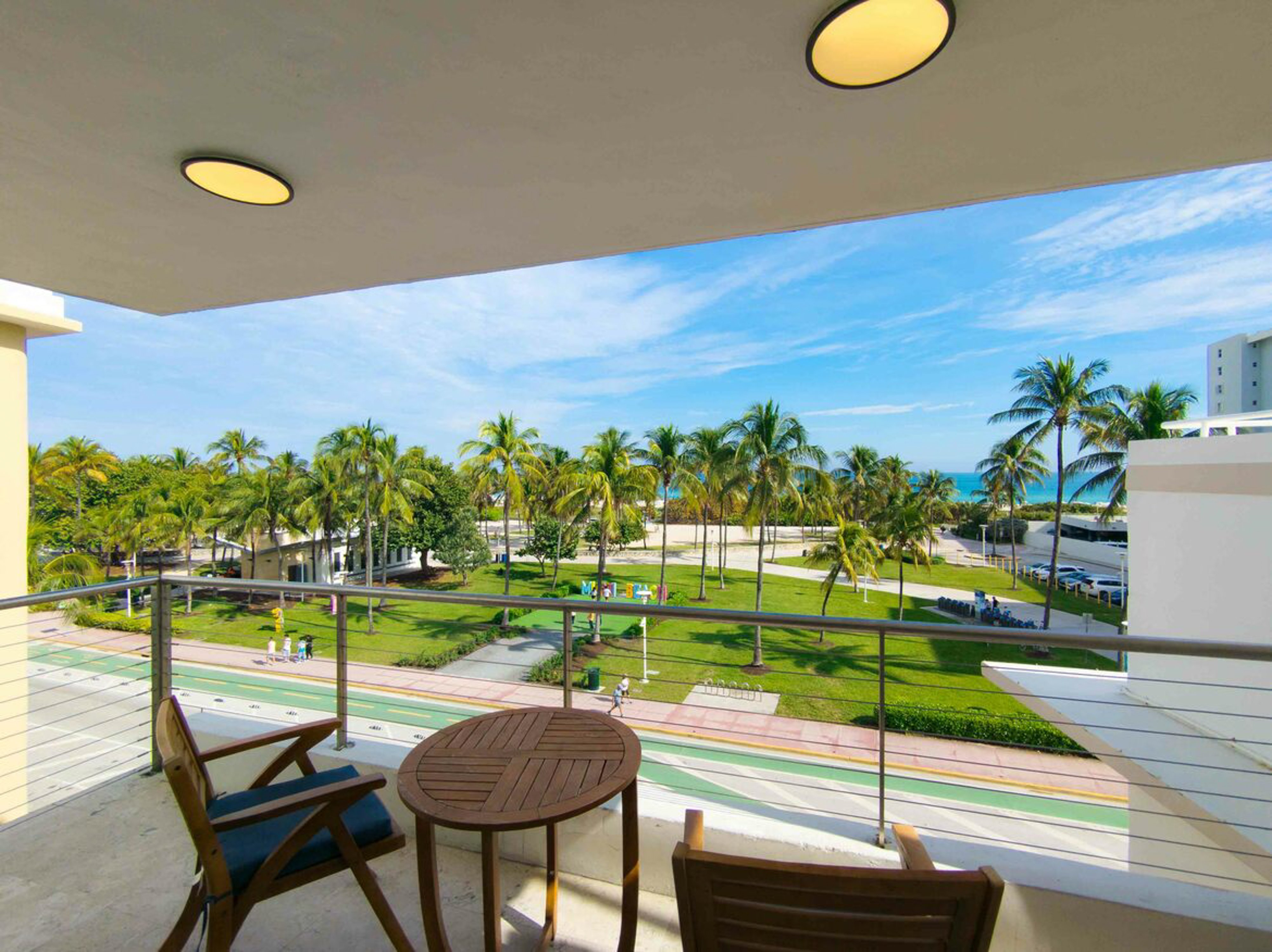 Bentley Hotel South Beach 62/84