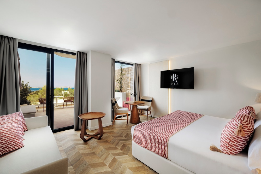 The Signature Level at TRS Ibiza Hotel 14/60