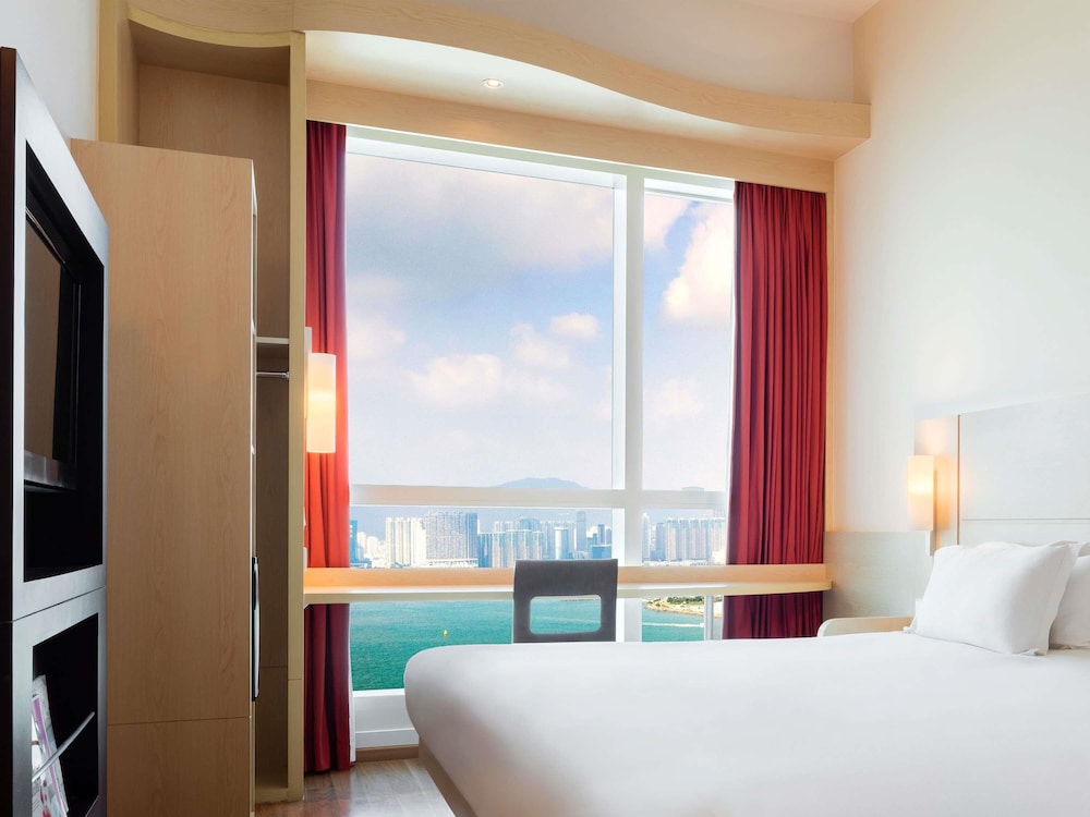 Ibis Hong Kong Central & Sheung Wan Hotel 22/65