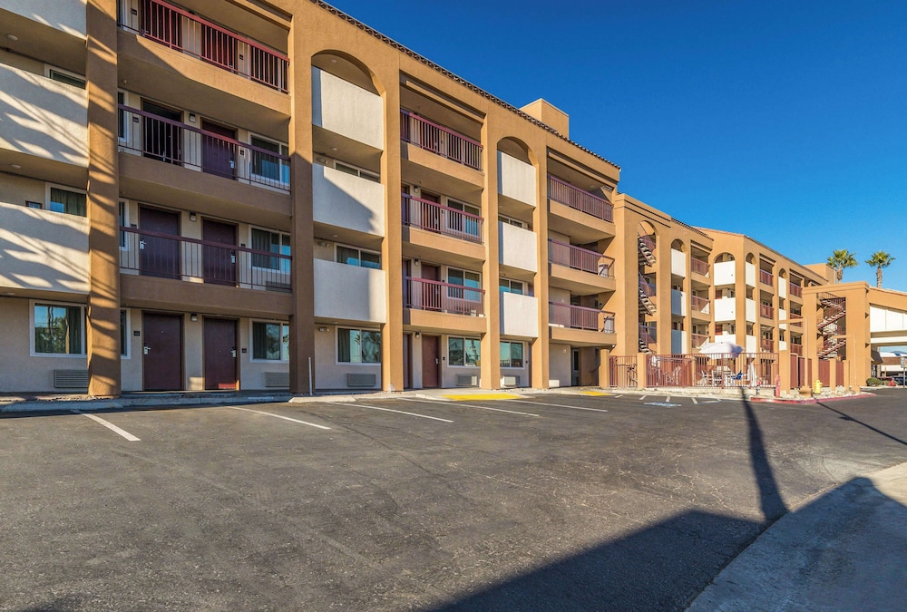 Days Inn by Wyndham Chula Vista/San Diego 50/57