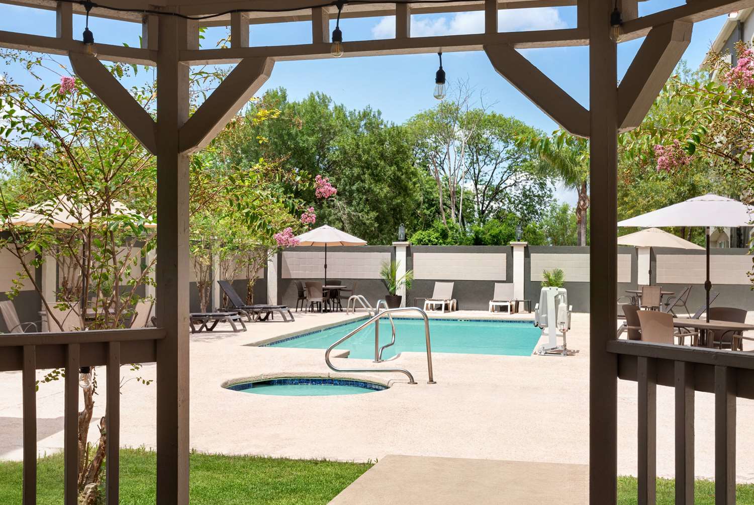 La Quinta Inn & Suites by Wyndham Brownsville North 22/27