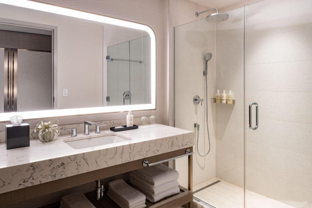 غرفة بسرير كينج بشرفة، JW Marriott Clearwater Beach Resort & Spa 8/9