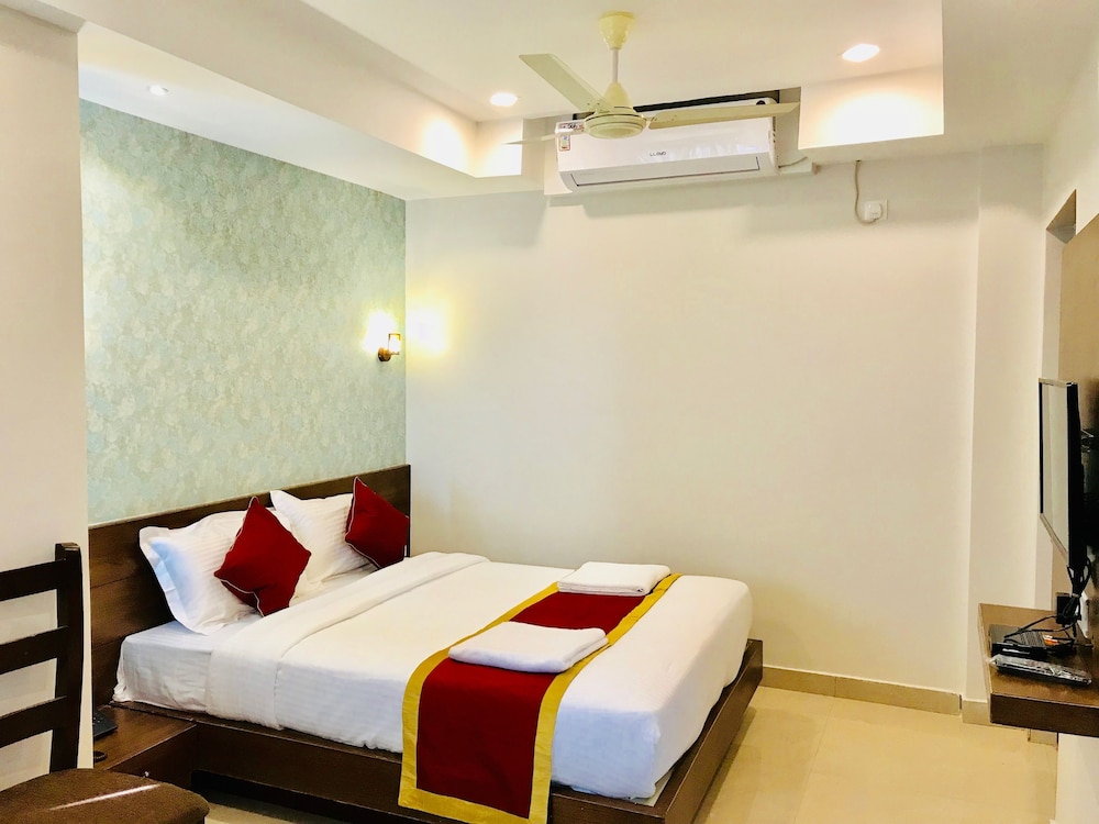 PREMIUM, QUEEN BED