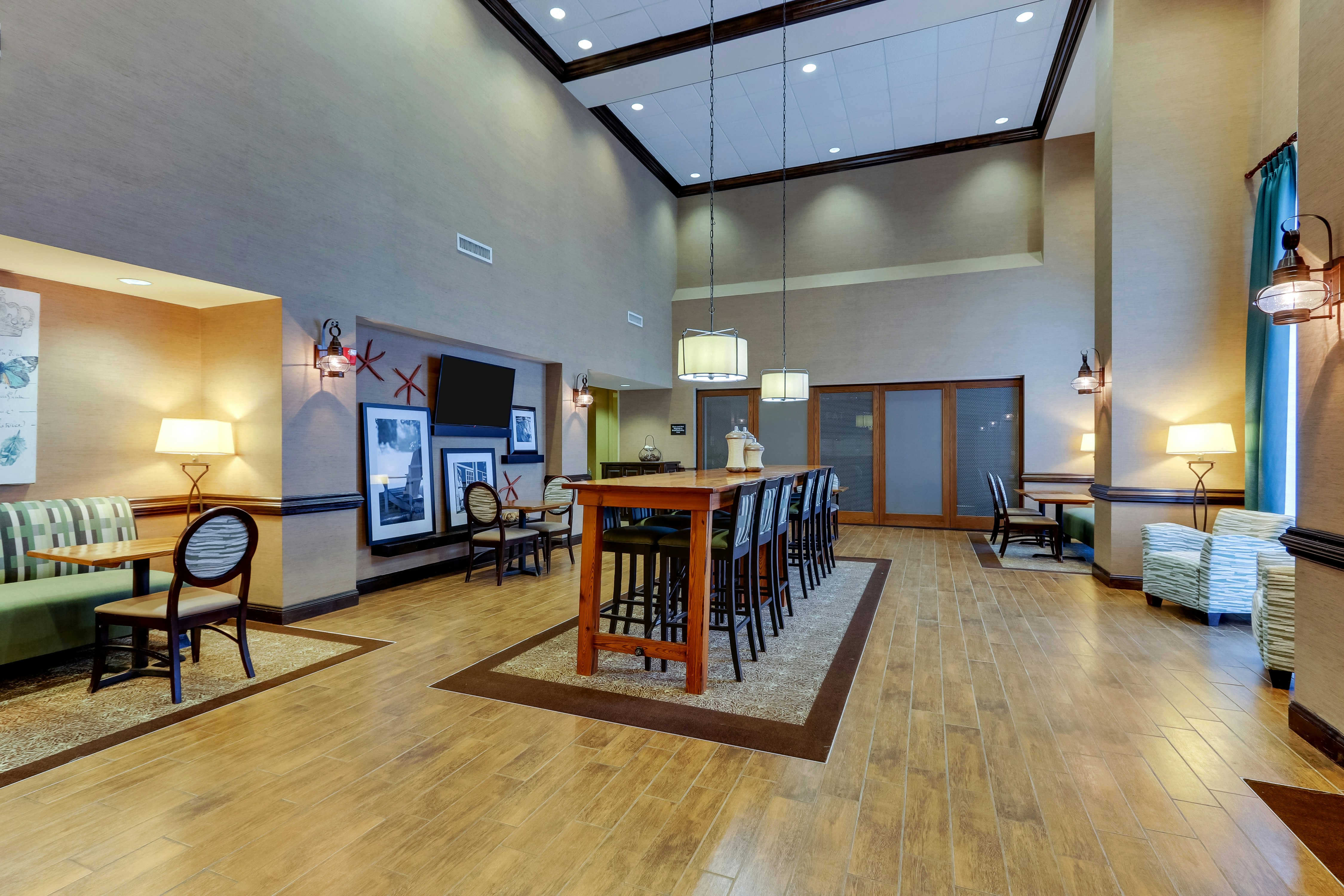 Hampton Inn & Suites Swansboro Near Camp Lejeune, NC 40/64