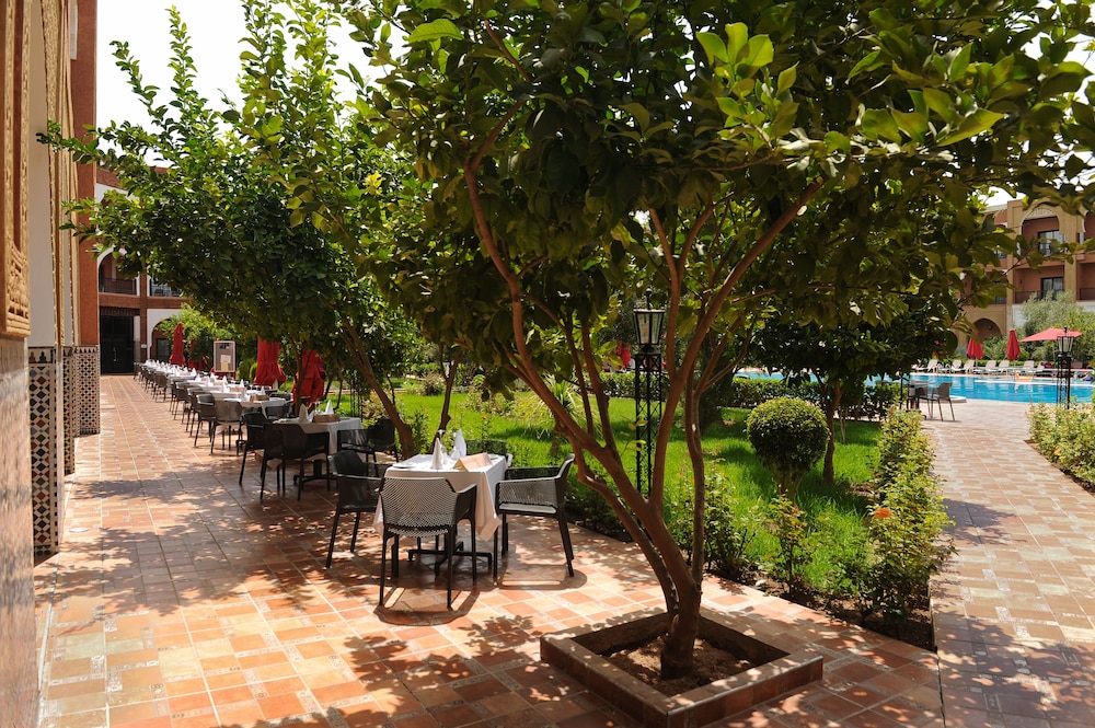 Hotel Riad Ennakhil 70/74