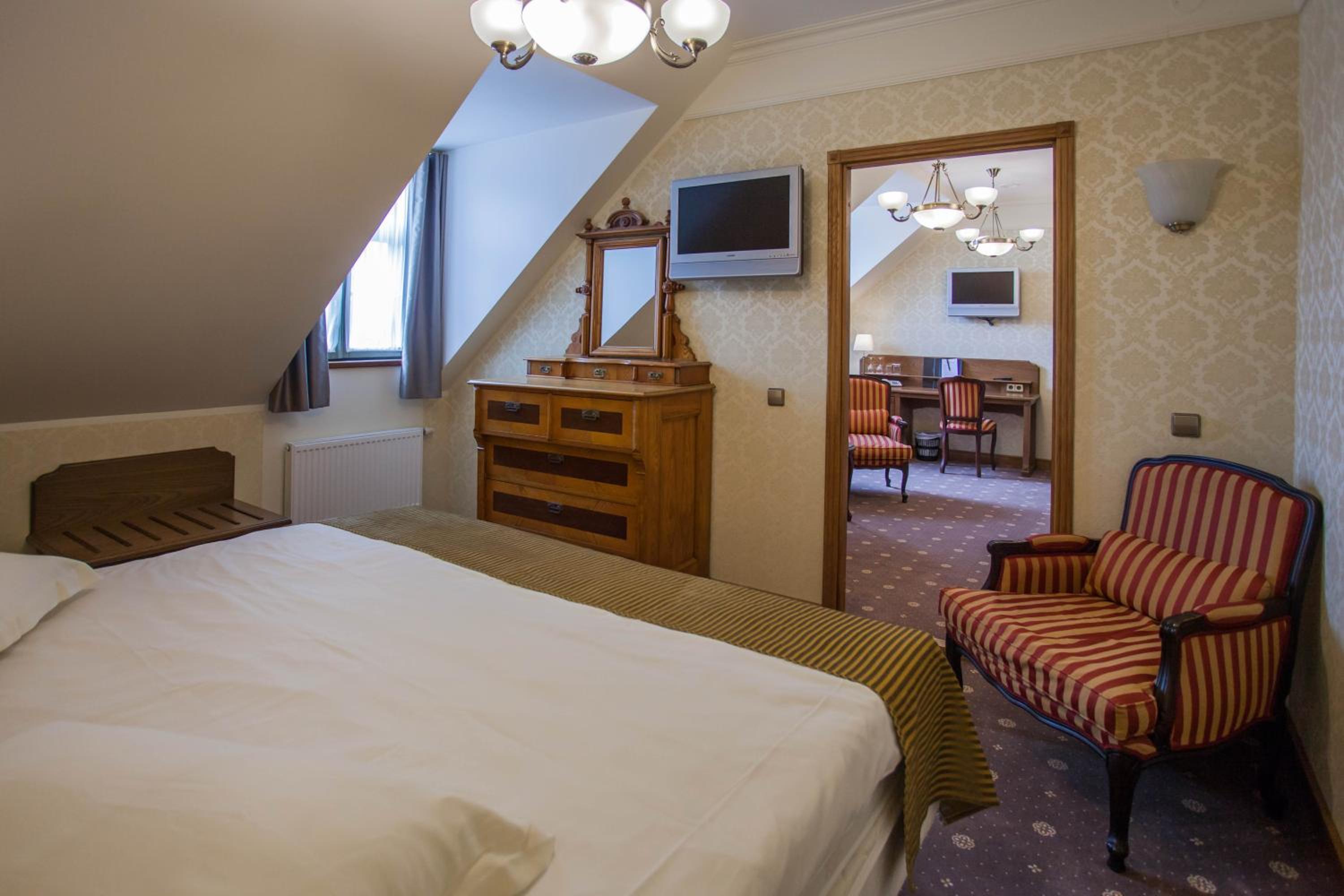 Historical, Suite