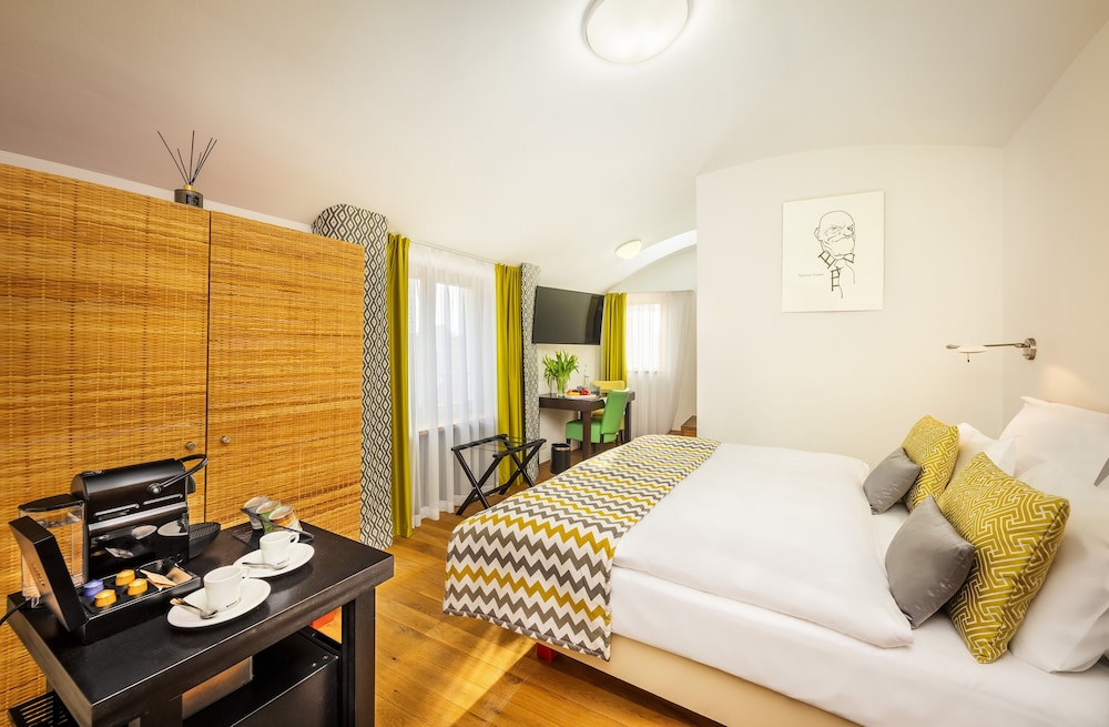 Bellevue Hotel Karlov 20/66