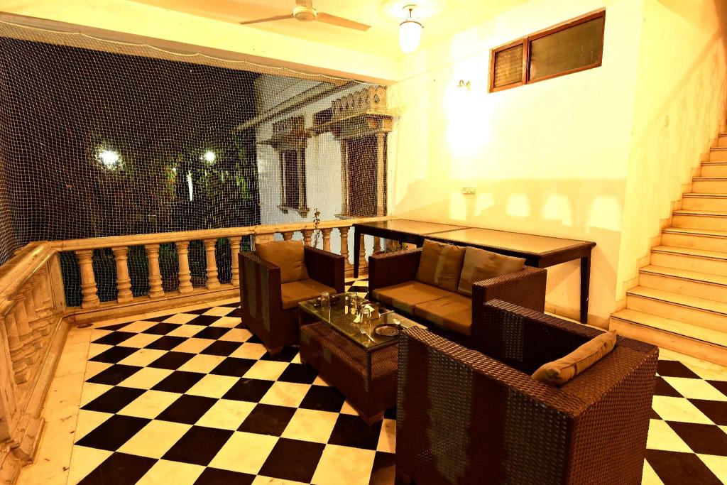 Oyo 6549 Hotel Gorbandh 26/47
