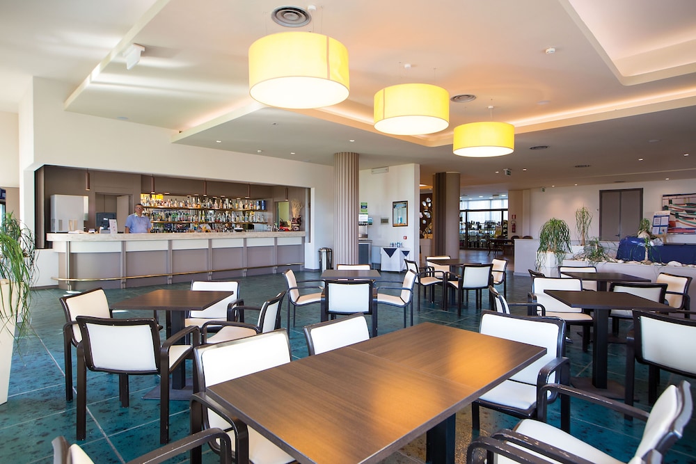 MClub Lipari 36/49