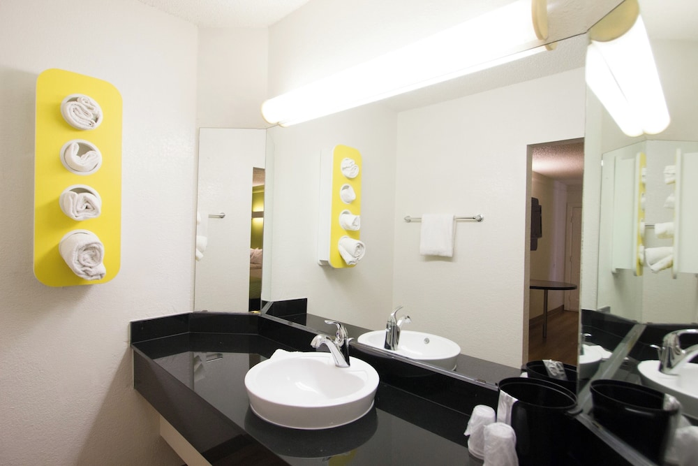 Motel6 Austin, TX - Midtown 27/27