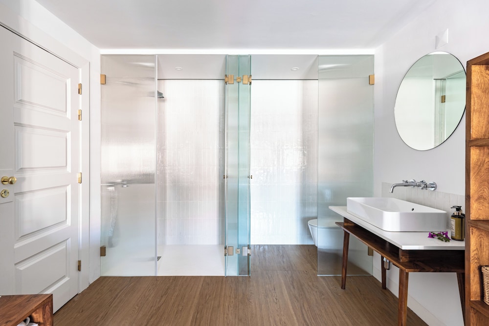 The Pergola Boutique Hotel 55/57