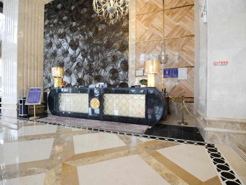 Regency Hotel 17/56