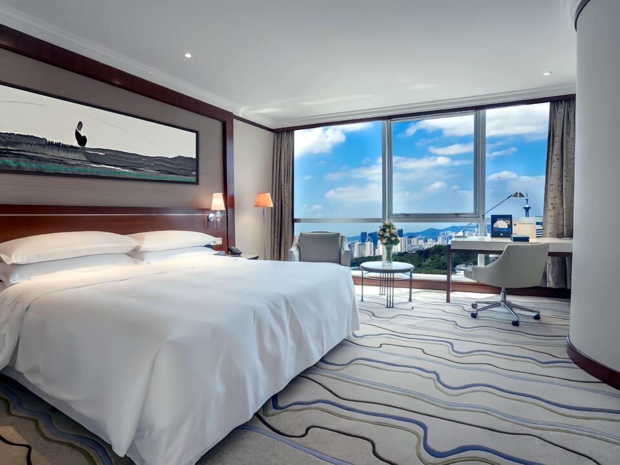 Tower, Multiple Beds, City View
