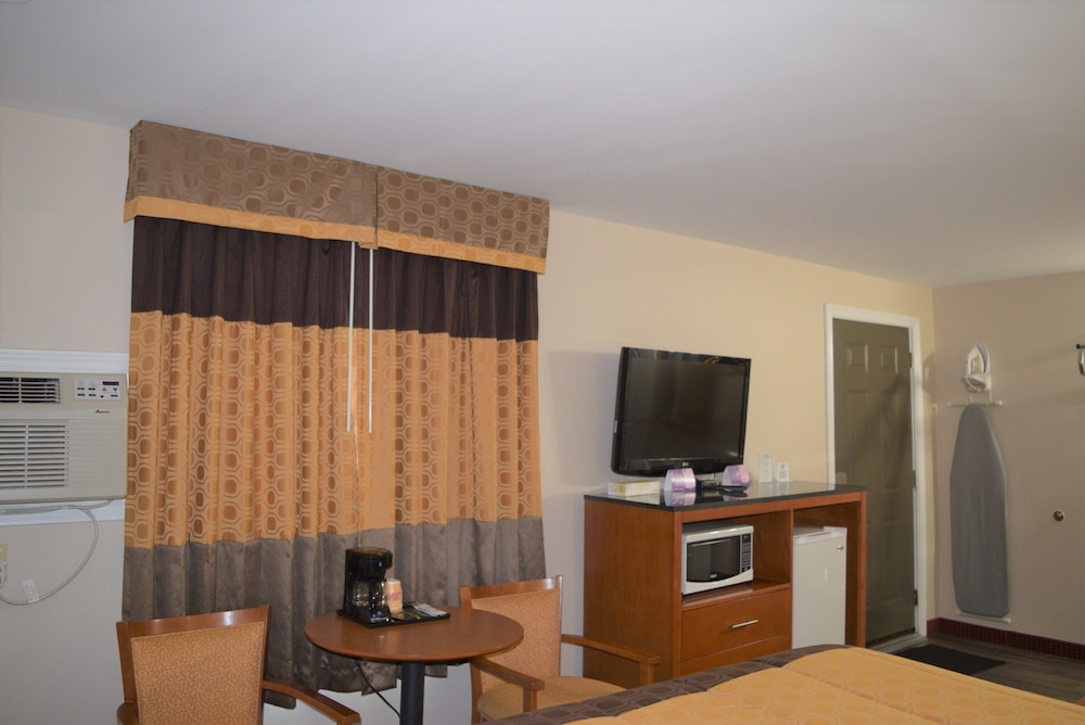 Knights Inn Arnprior 28/34