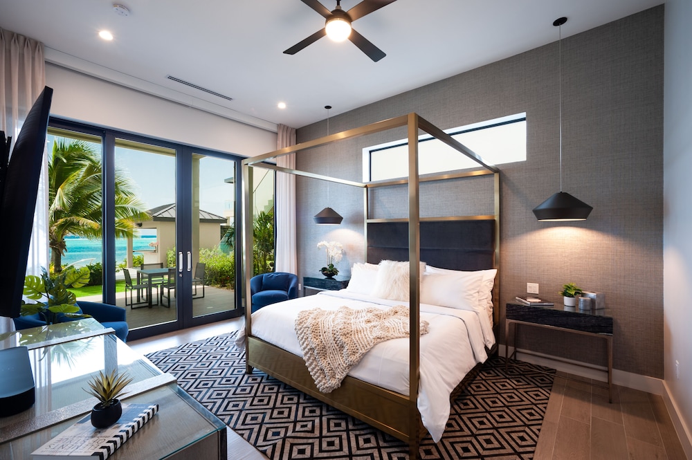 Black Urchin Boutique Resort 24/65