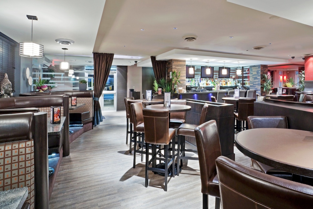 Holiday Inn Hotel Suites Surrey East Cloverdale 52/75