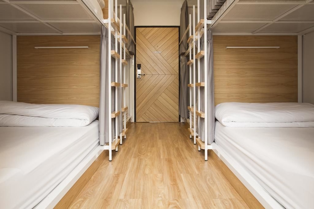 Bed One Block Hostel 12/61