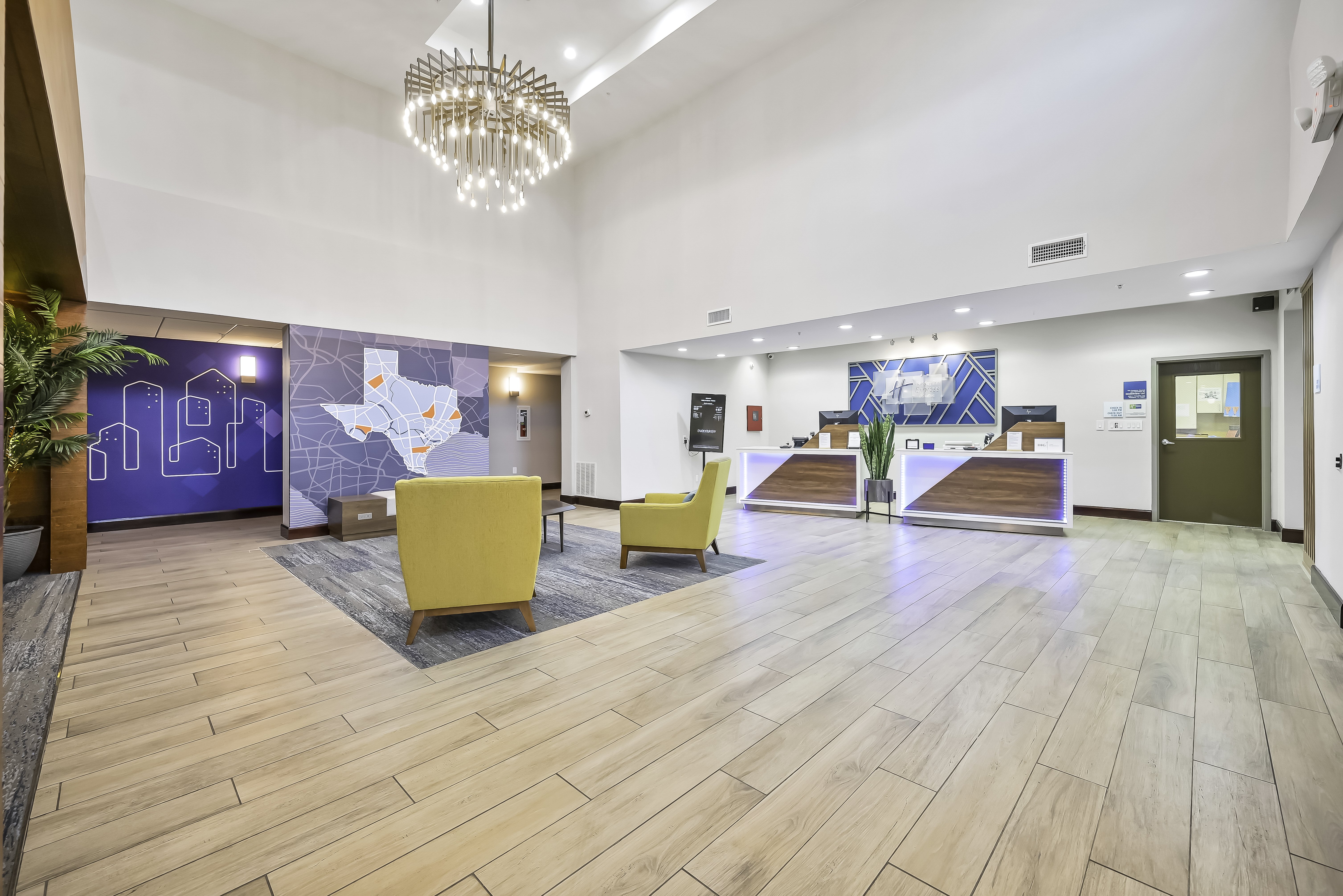 Holiday Inn Express Palestine 11/45
