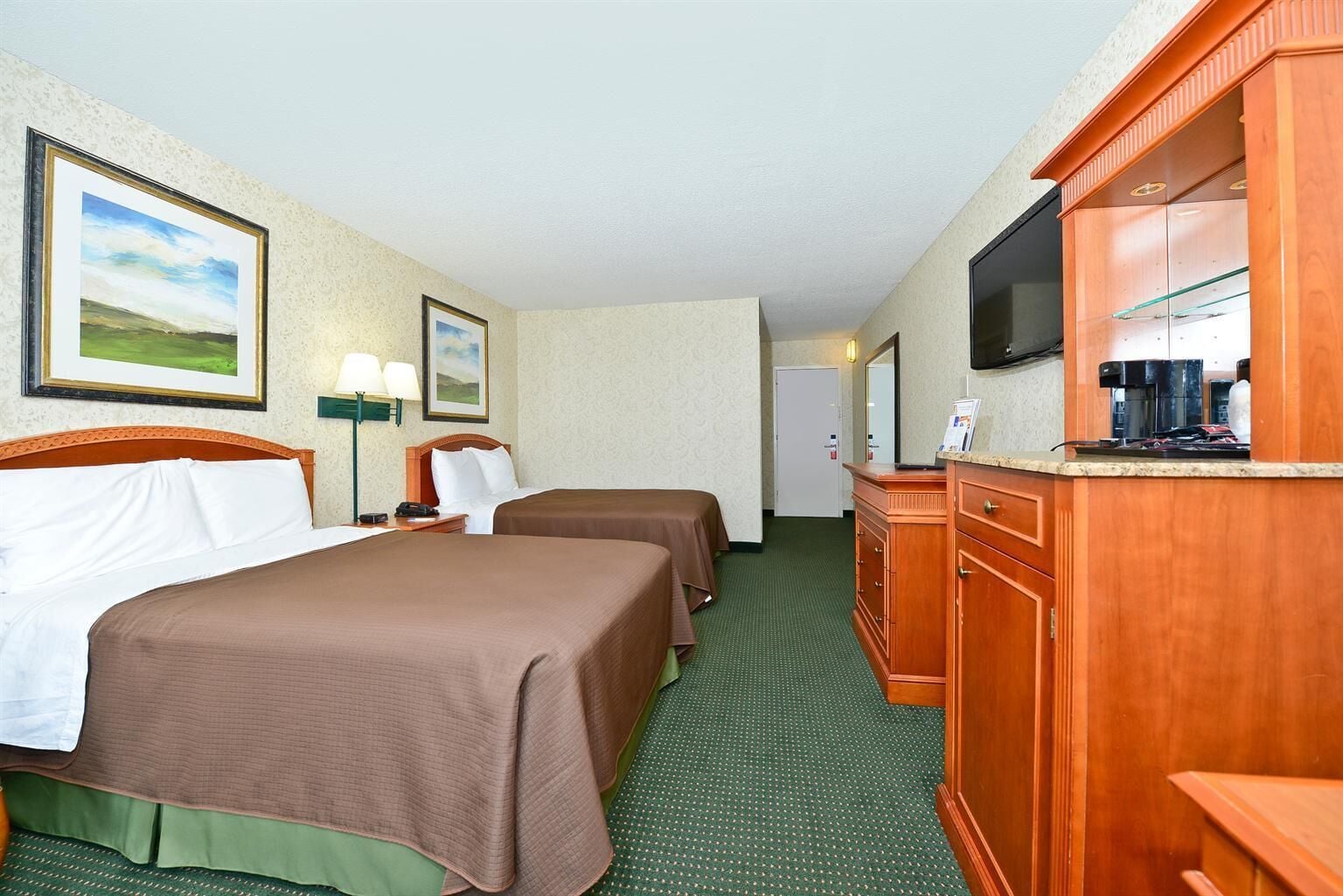 ROOM, 2 DOUBLE BEDS