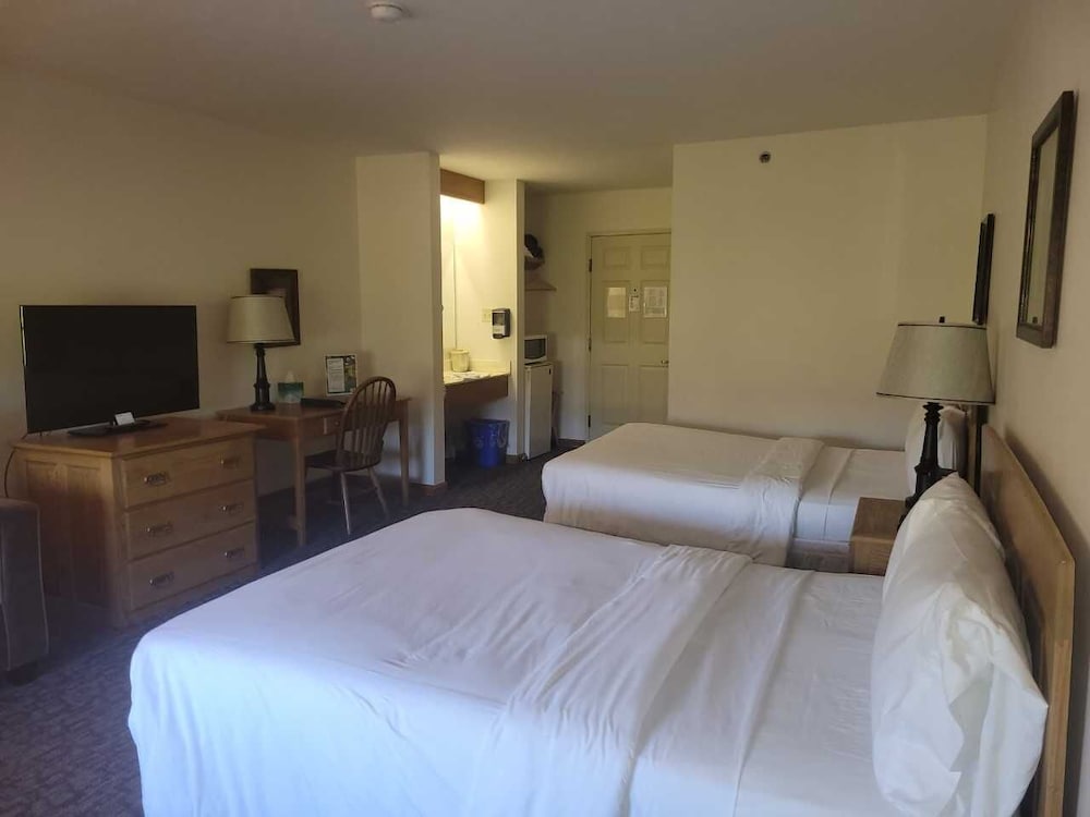 Brook Pointe Inn 9/53