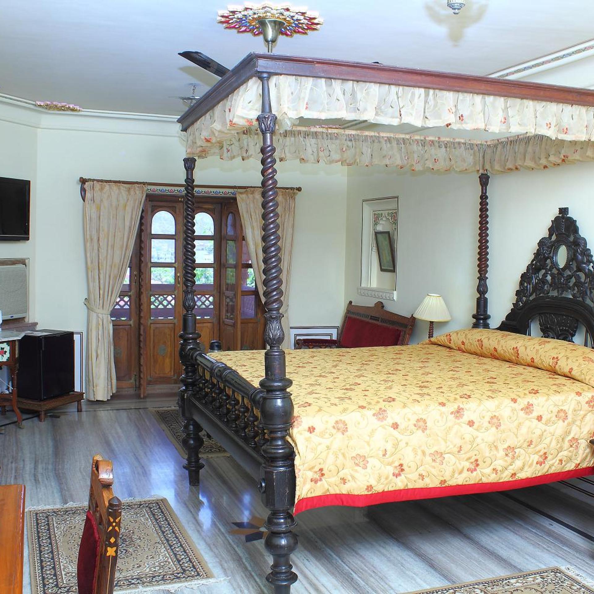 JAGAT PALACE 12/33