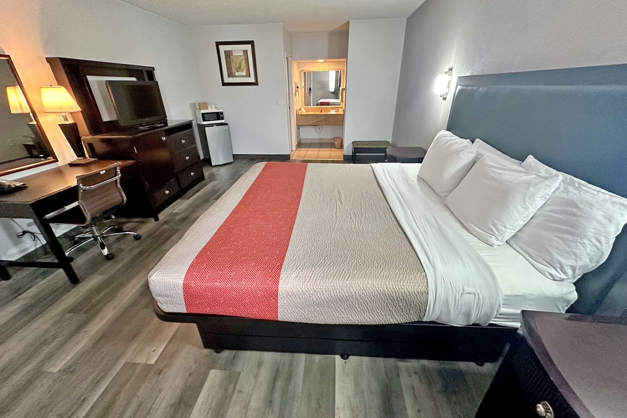 Red Carpet Inn Norwalk CT 25/45
