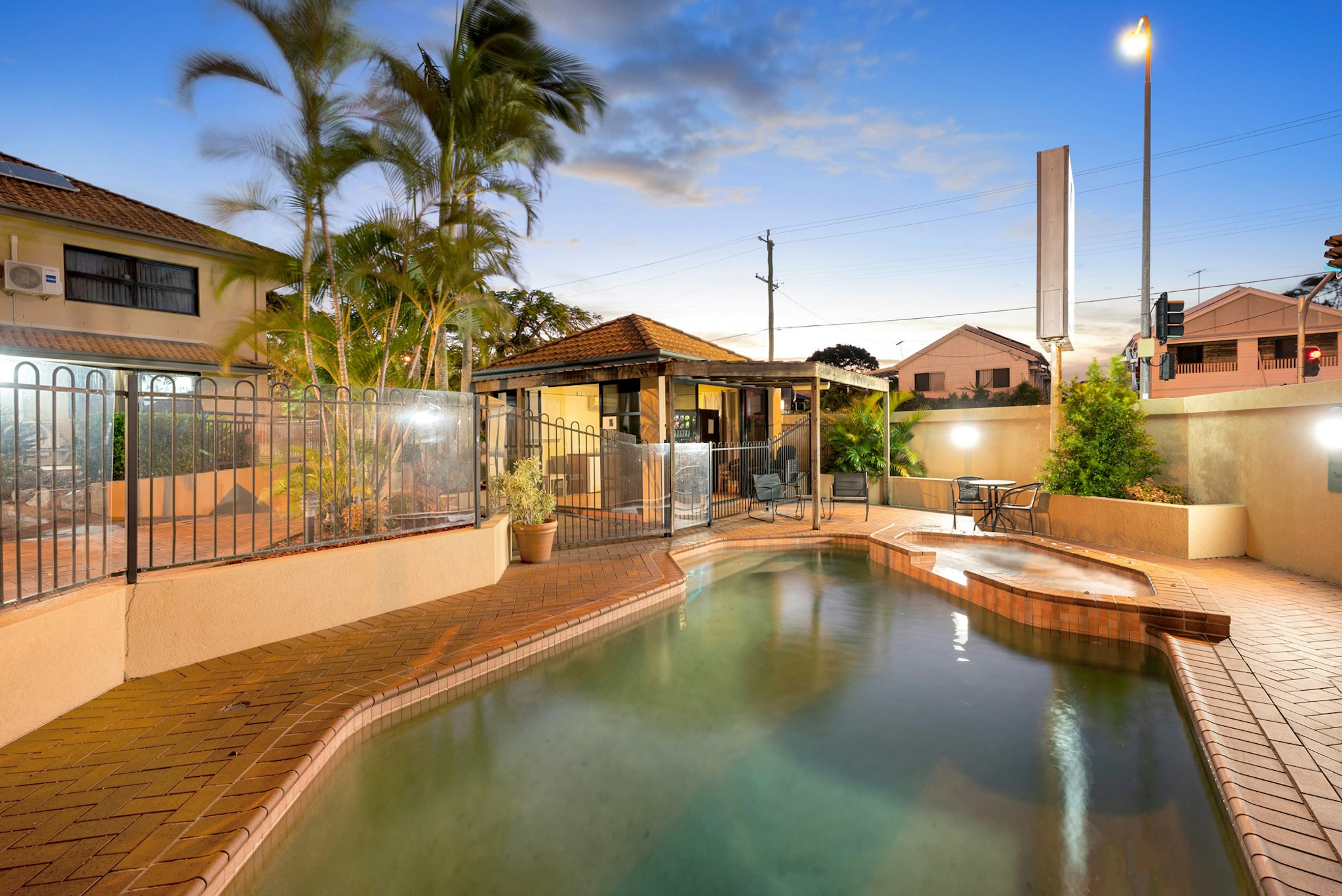 Pegasus Motor Inn And Serviced Apartments 41/47