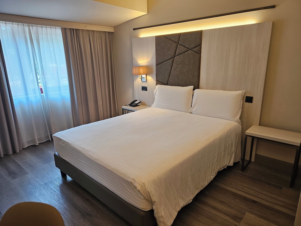 ROOM, DOUBLE BED, ACCESSIBLE