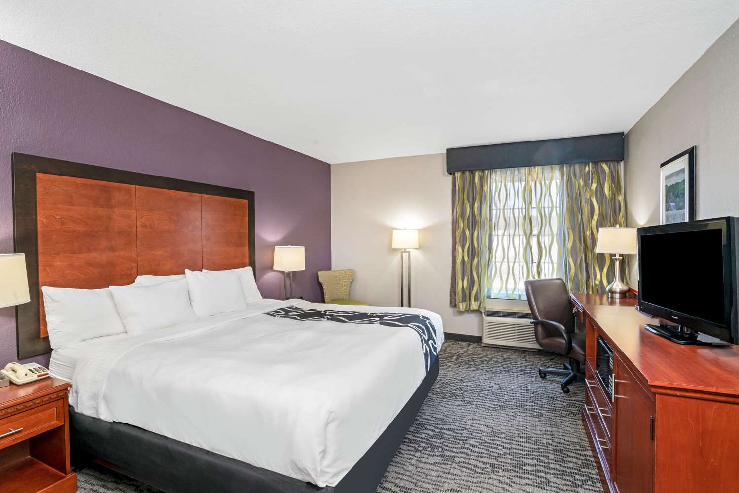 La Quinta Inn & Suites by Wyndham Knoxville North I-75 19/58