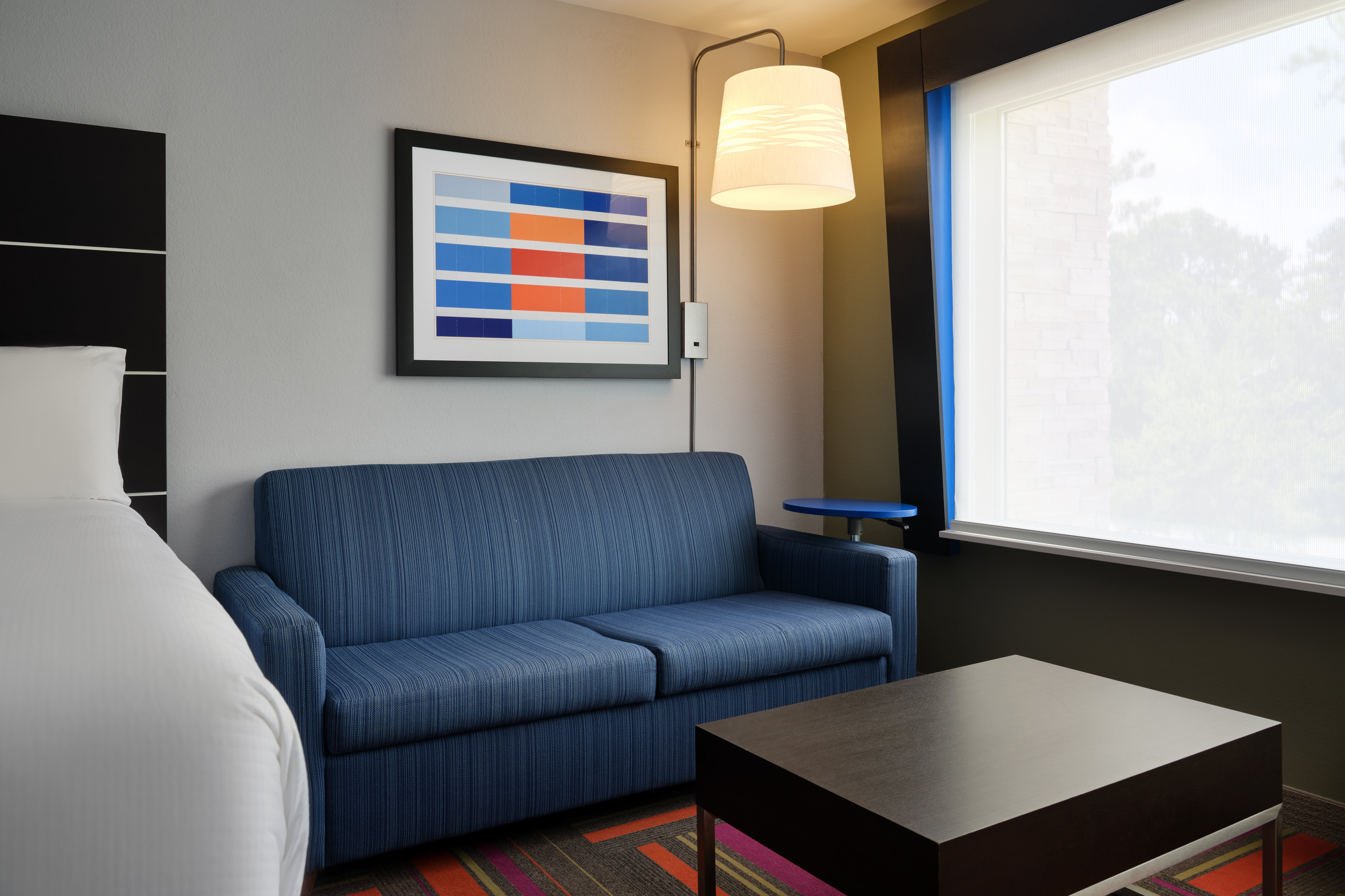 Holiday Inn Express and Suites Brunswick 33/48