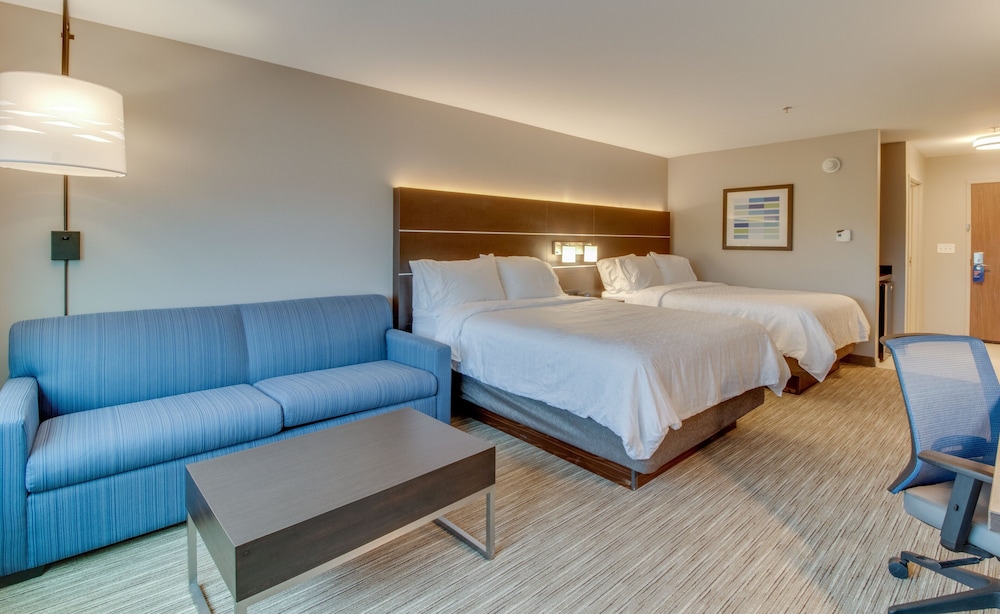Holiday Inn Express & Suites Union City 15/47