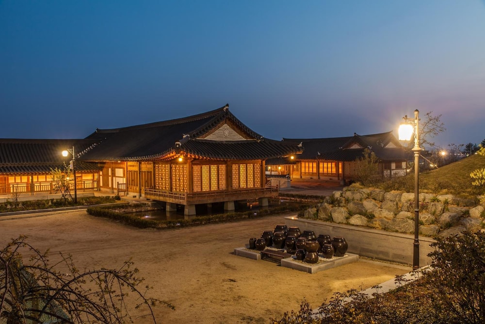 Youngsanjae Hanok Hotel 19/44