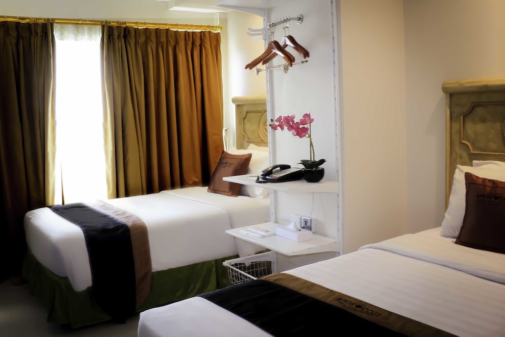 Amos Cozy Hotel 38/66