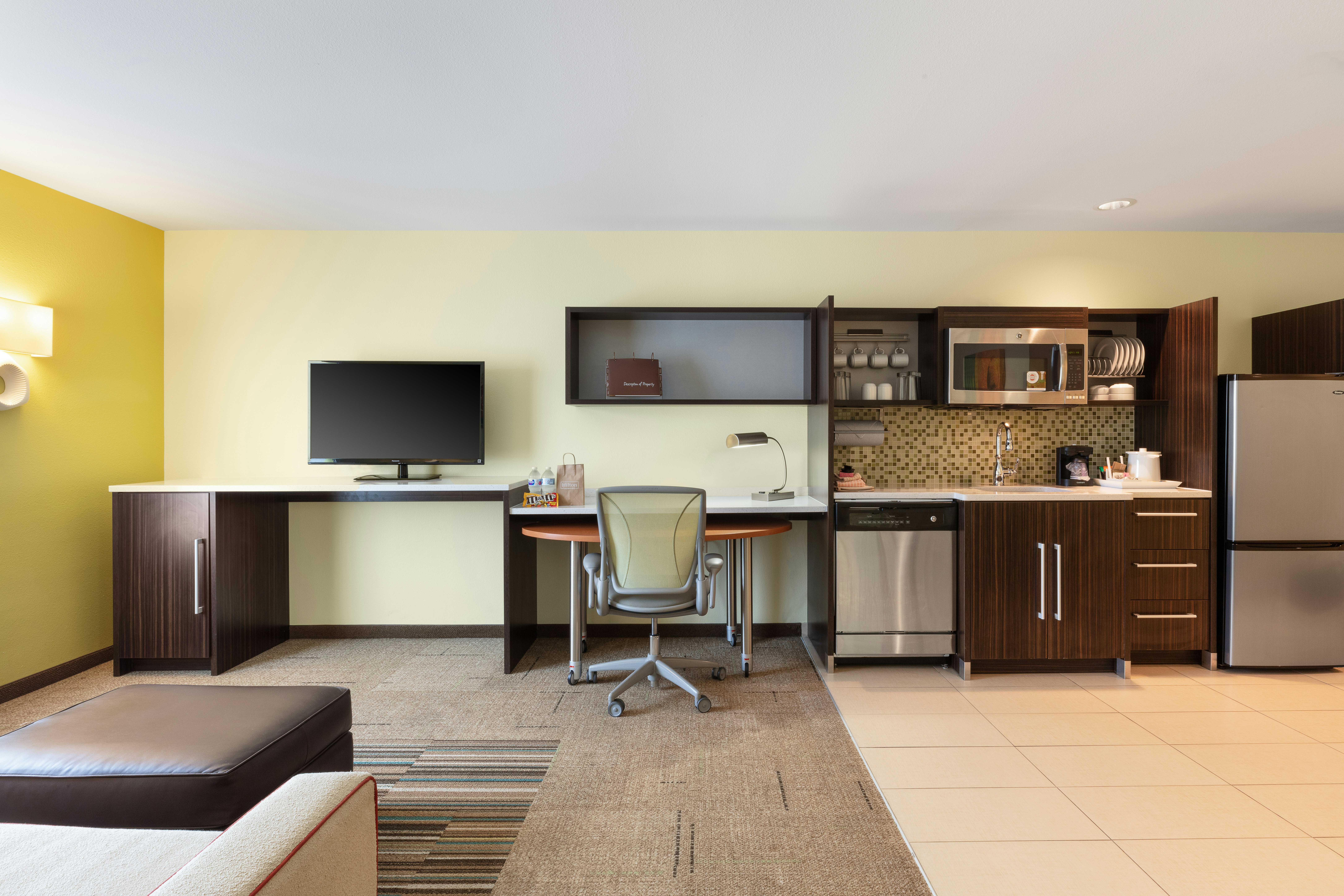 1 BEDROOM, SUITE, KING BED