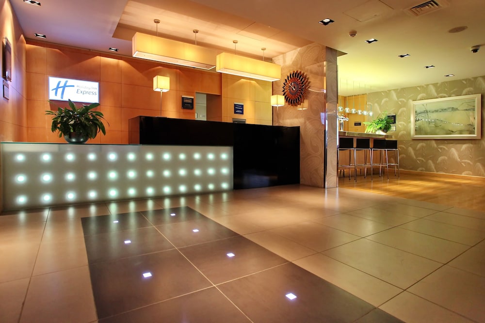Holiday Inn Express Birmingham Redditch 9/50