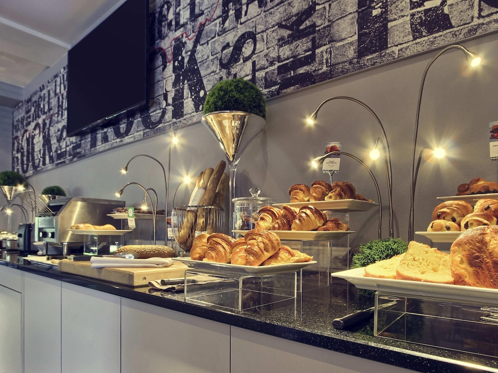 Mercure Paris Velizy 40/74