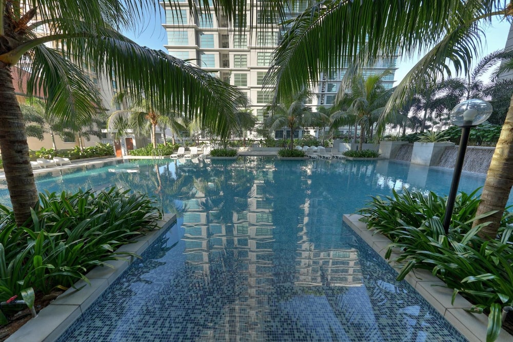 Acappella Suite Hotel 58/64