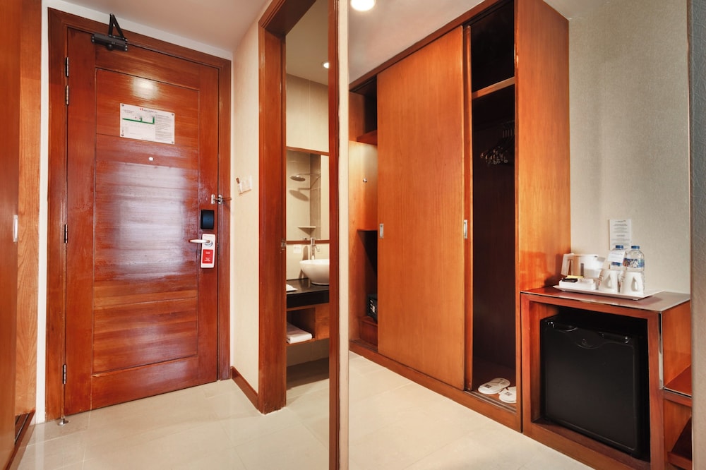 SWISS-BELINN SKA PEKANBARU 32/64
